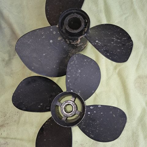 J4 Propeller