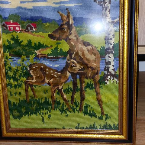 Nydelig kvalitetsarbeid - broderi m/rådyr * Påkostet flott ramme og glass 🦌