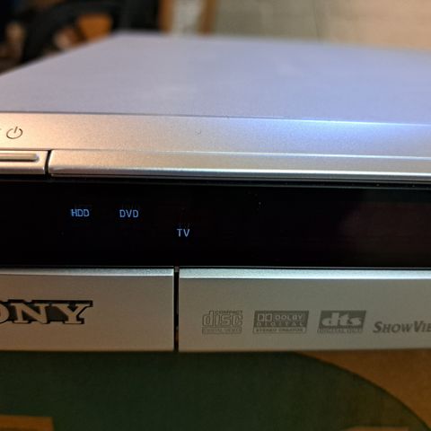 Sony dvd opptaker  og kabler f