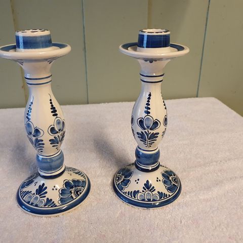 Hand Painted Høye Lysestaker-Delft Porselen