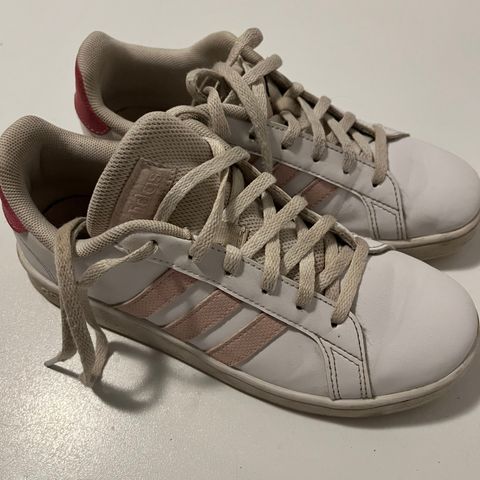 Adidas sneakers barn