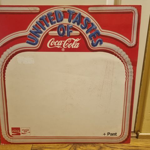 Coca-Cola pappreklame fra 80-tallet