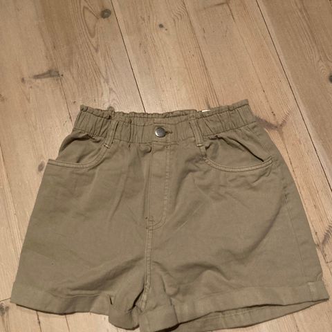 Beige shorts fra HM