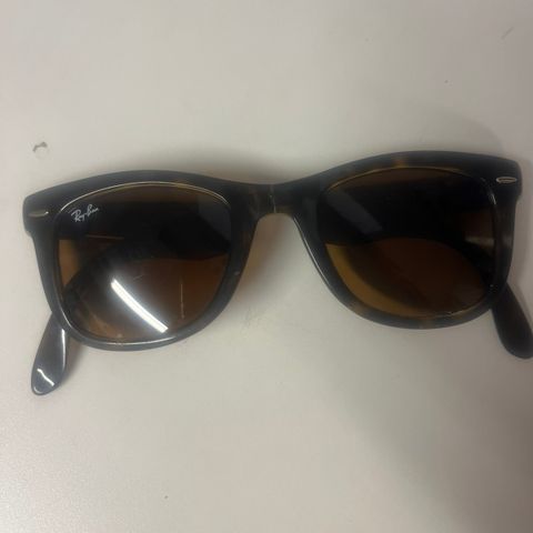 Ray Ban folding