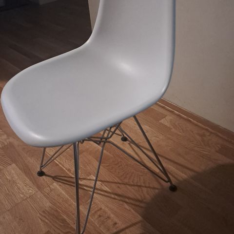 Moderne stol