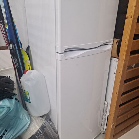kjøleskap med frys