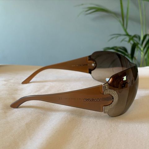 Bvlgari solbrille med Swarowski stener