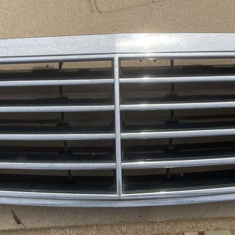 Grill Mercedes w220