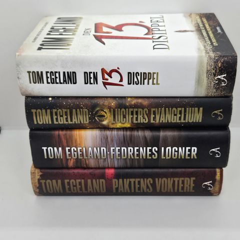 4 stk Tom Egeland hardcover bøker