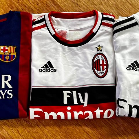 Tre vintage fotball trøyer