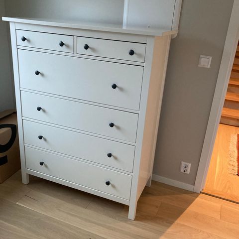 Hemnes kommode 6 skuffer hvit beis fra IKEA