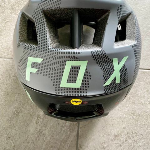 Fox Dropframe Pro Hjelm Grey Camo