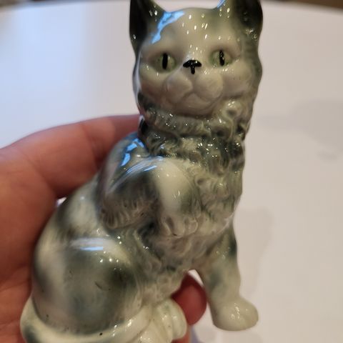 Gammel porselens katt. Germany