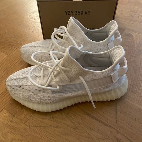 Adidas Yeezy Boost 350 v2