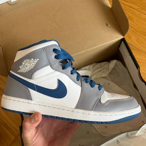 Air jordan 1 mid 44