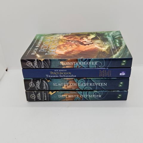 4 stk Percy Jackson pocket bøker