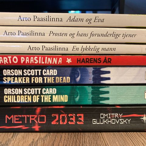 Div. bøker - Arto Paasilinna, Stephen King m.f. 7for50kr