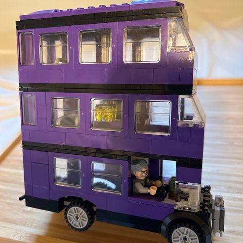 LEGO Harry Potter fnatbussen (4866)