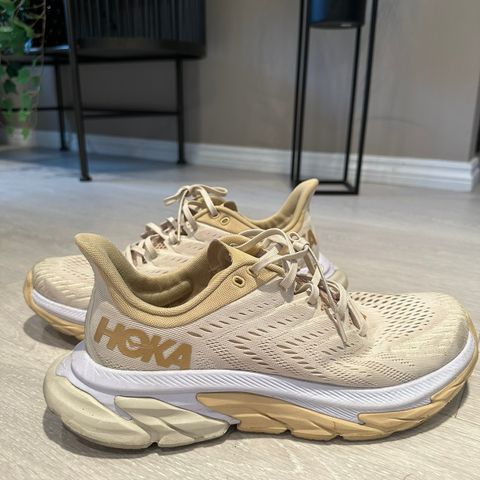 Hoka sko str 44