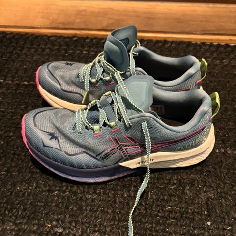 Asics fujispeed 2 dame str 39