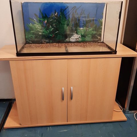 110 liters akvarium og lys akvariebenk