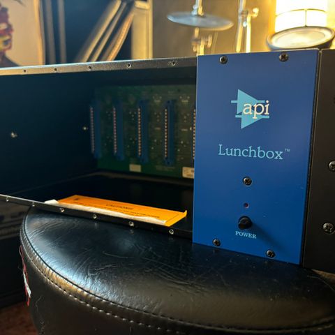 API Lunchbox model 6B m/rackører
