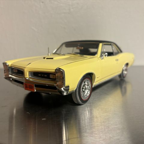 1:18 1966 Pontiac gto hardtop fra Highway 61 selges