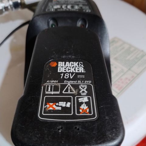 Black&Decker lader med batteri 18V