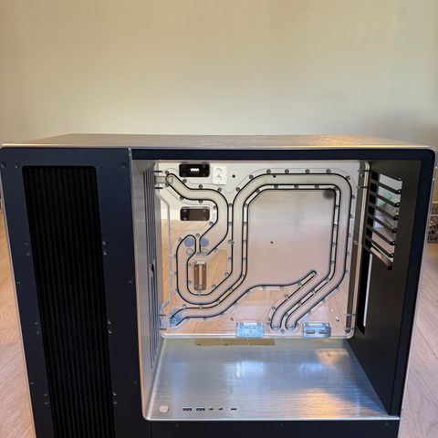 EK-Quantum InWin 909EK - Silver Limited Edition