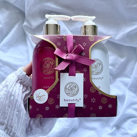 Nydelig Beautify Hand Wash & Lotion Gavesett 🍒 (uåpnet)