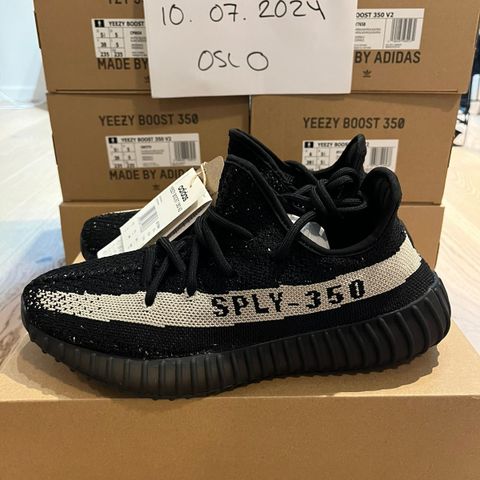 Adidas Yeezy 350 V2 Oreo Str.38 2/3 / UK5 1/2