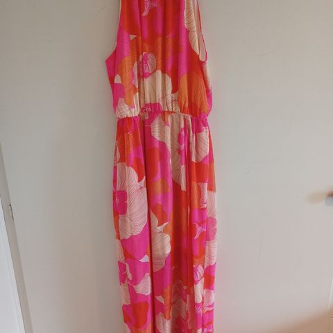 Lang kjole fra Bikbok