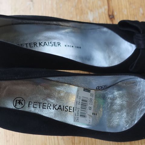 Dame svarte semsket skinn sko, merke Peter Kaiser, størrelse 5 (38)