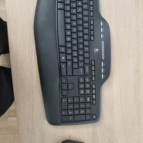 Logitech MK700 Tastatur og Anywhere MX mus M-R0001