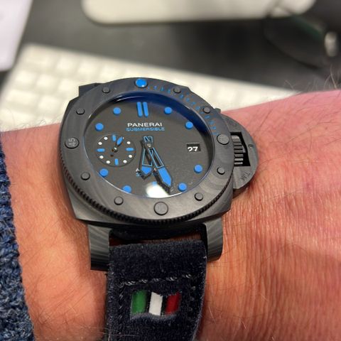 Panerai Submersible Carbotec 42mm