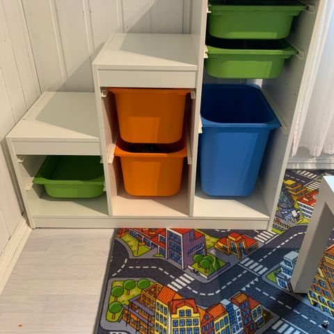 IKEA trofast med seks kasser