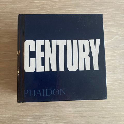 Century. Fotobok, utgitt av Phaidon press