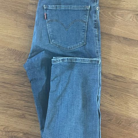 Levis high rise straight str 28/32