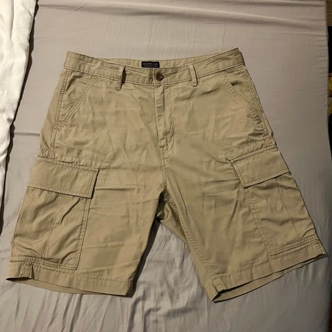 Levis Carrier Cargo Shorts x2 (beige og oliven farge)