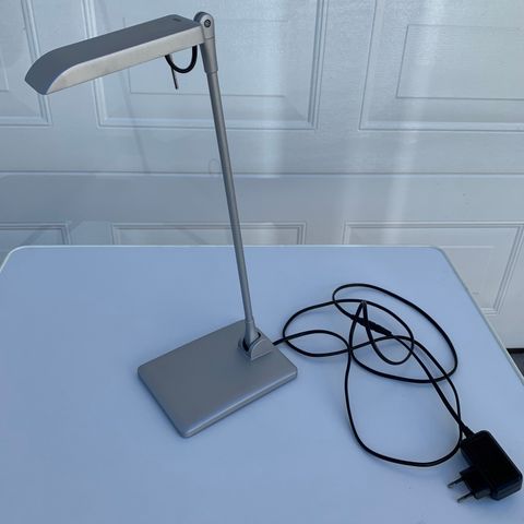 Luxo Terea LED skrivebordslampe