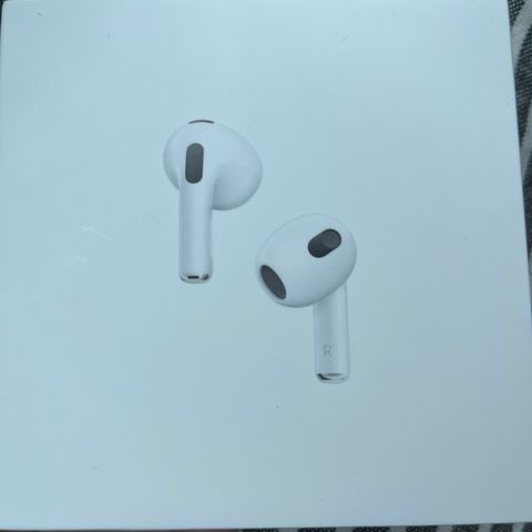 AirPods