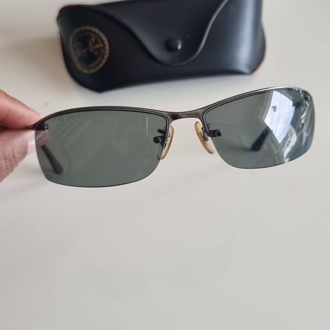 Ray-Ban polaroid solbriller selges