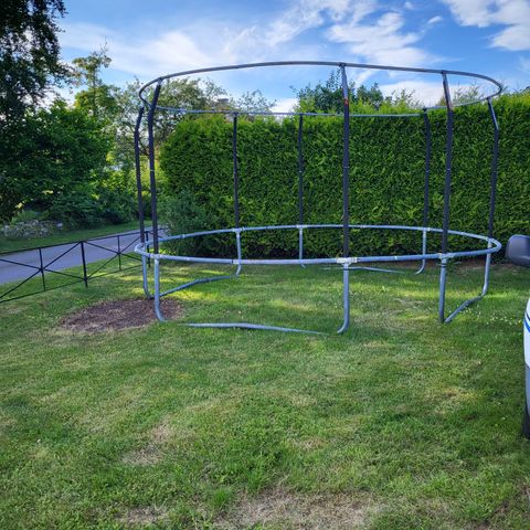 NY PRIS .Jump king 4.3 oval trampoline