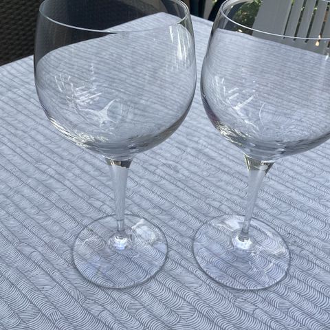 2 store og stillig rødvin glass 40cl