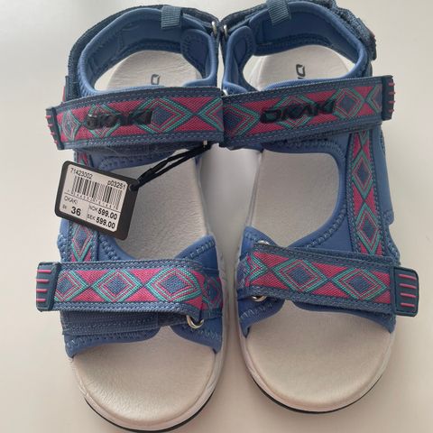 Helt nye og kule sandaler fra Okaki størrelse 36