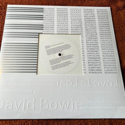 David Bowie Love Is Lost 12’’ hvit vinyl