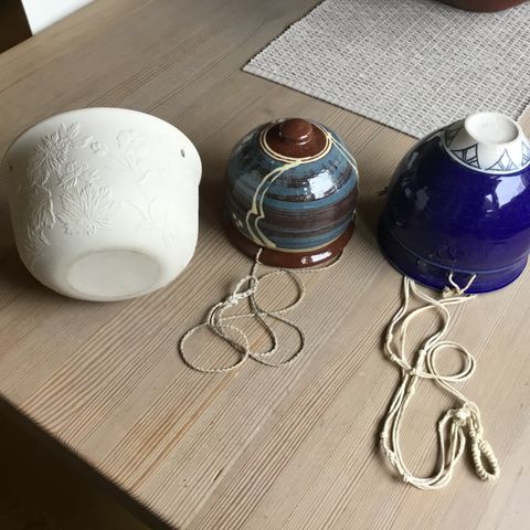 Håndlagede amprere i keramikk + en fra Arabia Finland