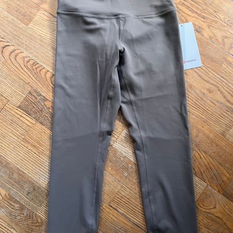 Lululemon Wondertrain High Rise Leggings 23” - Nomad (Size 8)