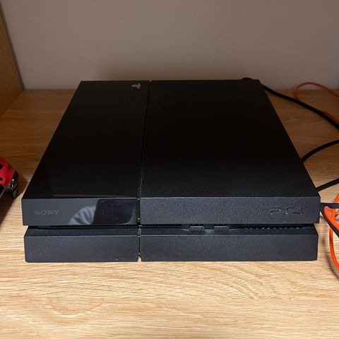 Playstation 4 slim svart