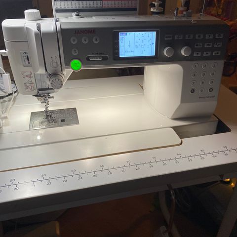 Janome Memory Craft 6700p, nesten ny!